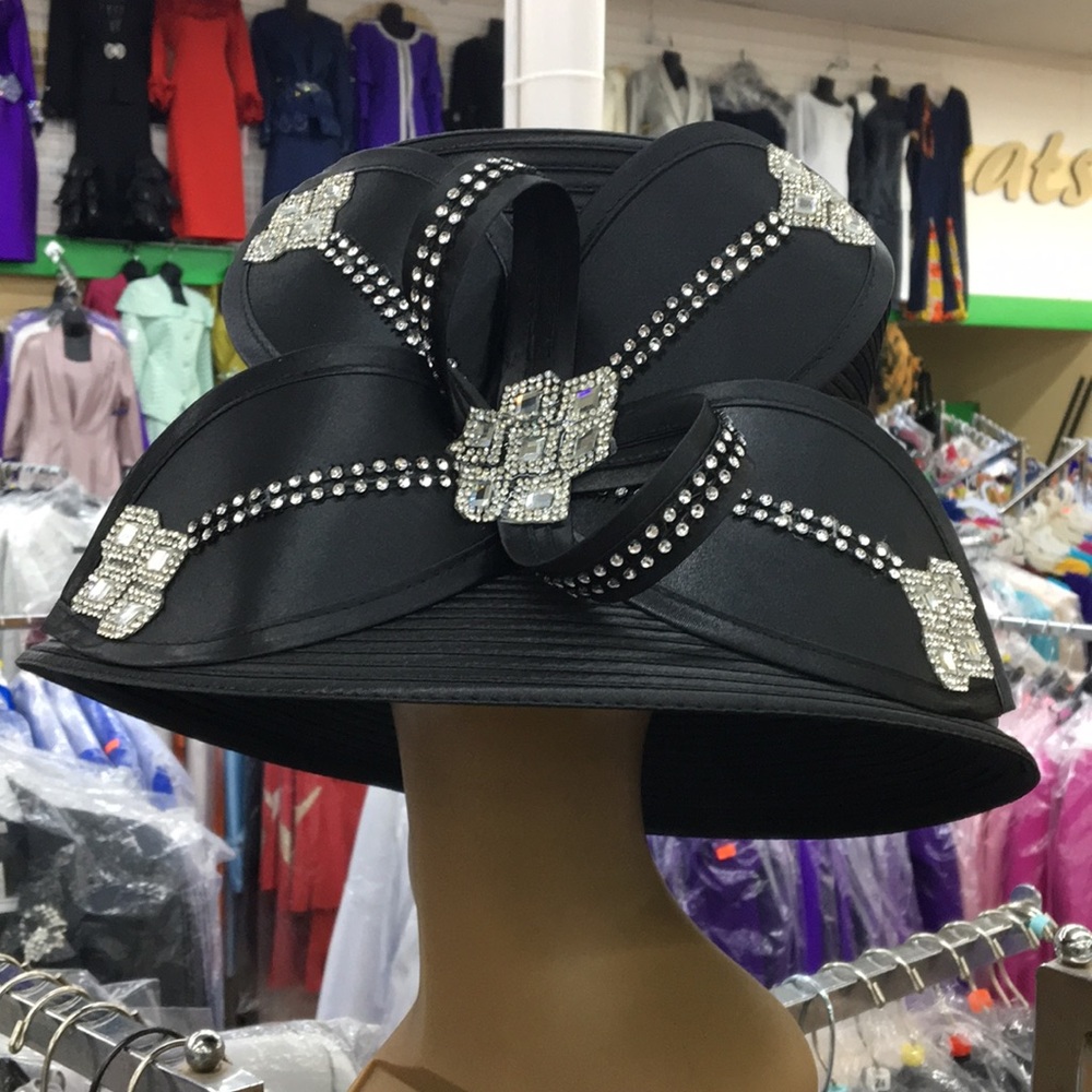 Ladies hat black with silver stones